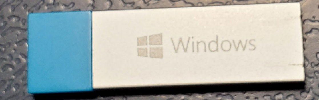 How to Format Windows 10 Retail USB (Model: 1734)